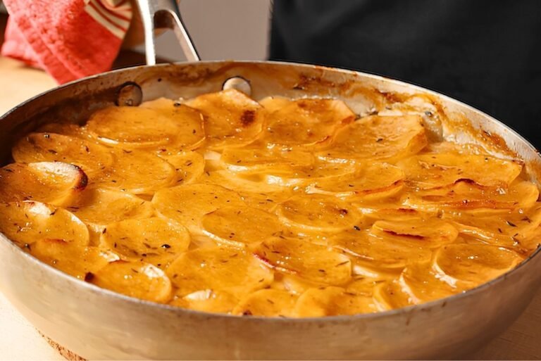 close up of the boulangère texture