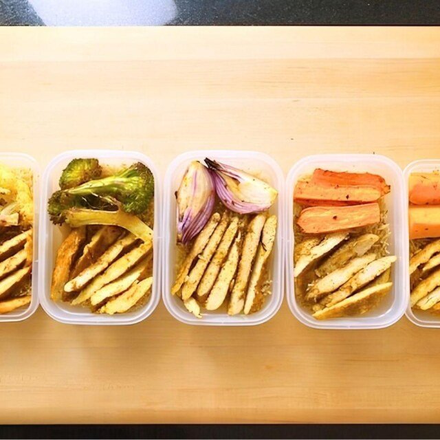 5 meal preps on a chopping board