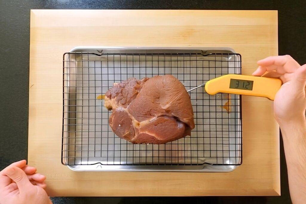 temperature probe in steak showing 30c